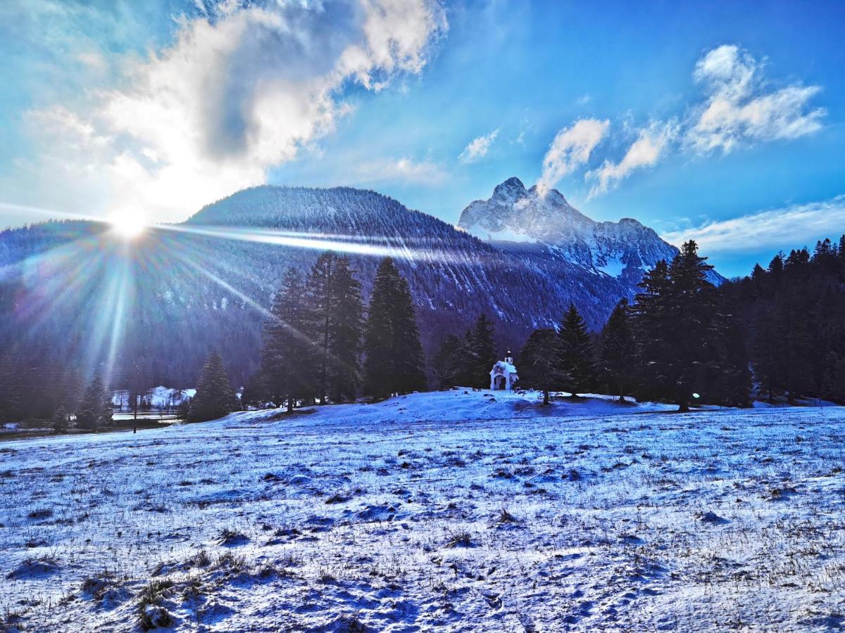 Pension Karner Bed and Breakfast Mittenwald Exteriör bild