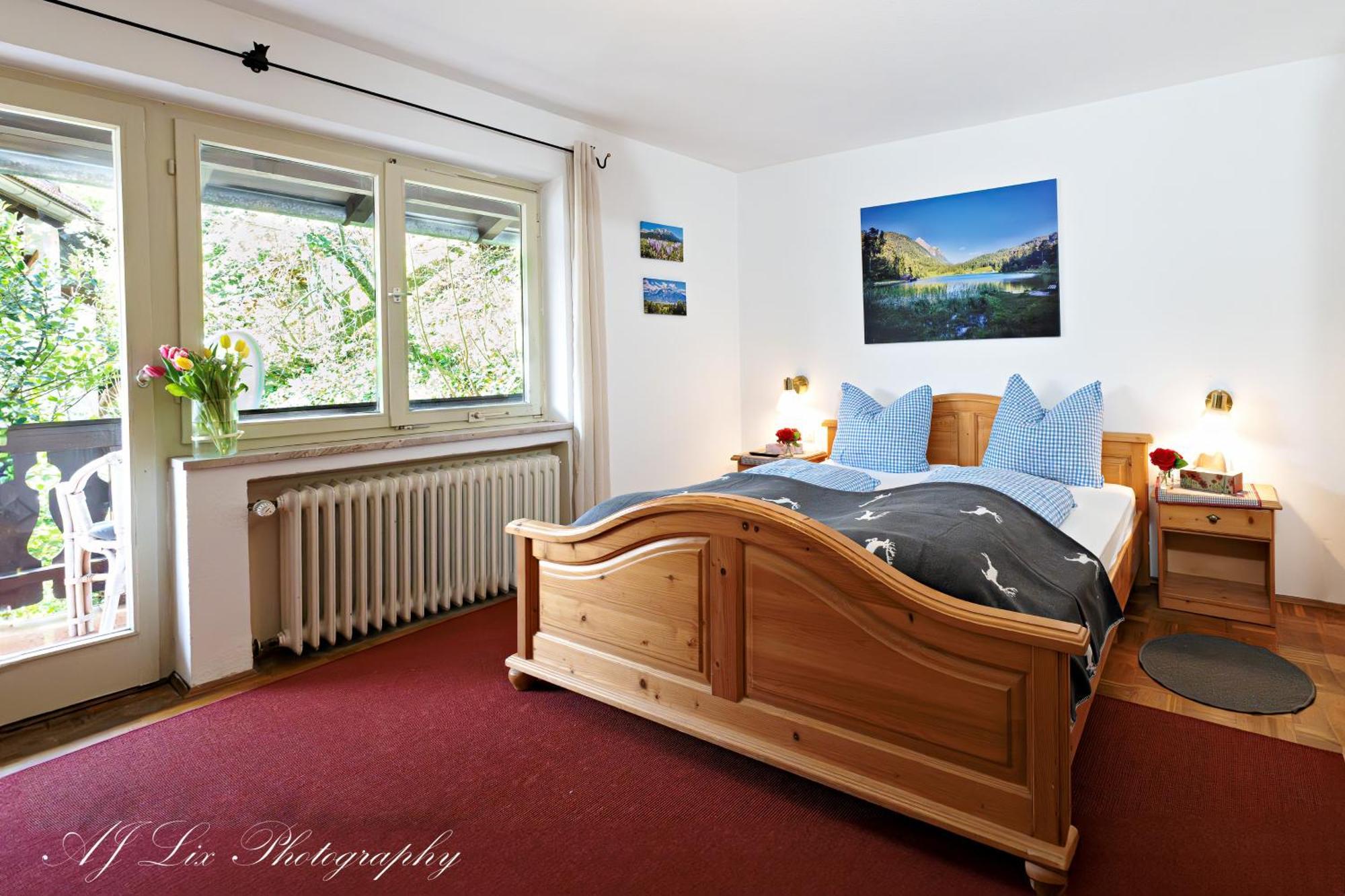 Pension Karner Bed and Breakfast Mittenwald Exteriör bild