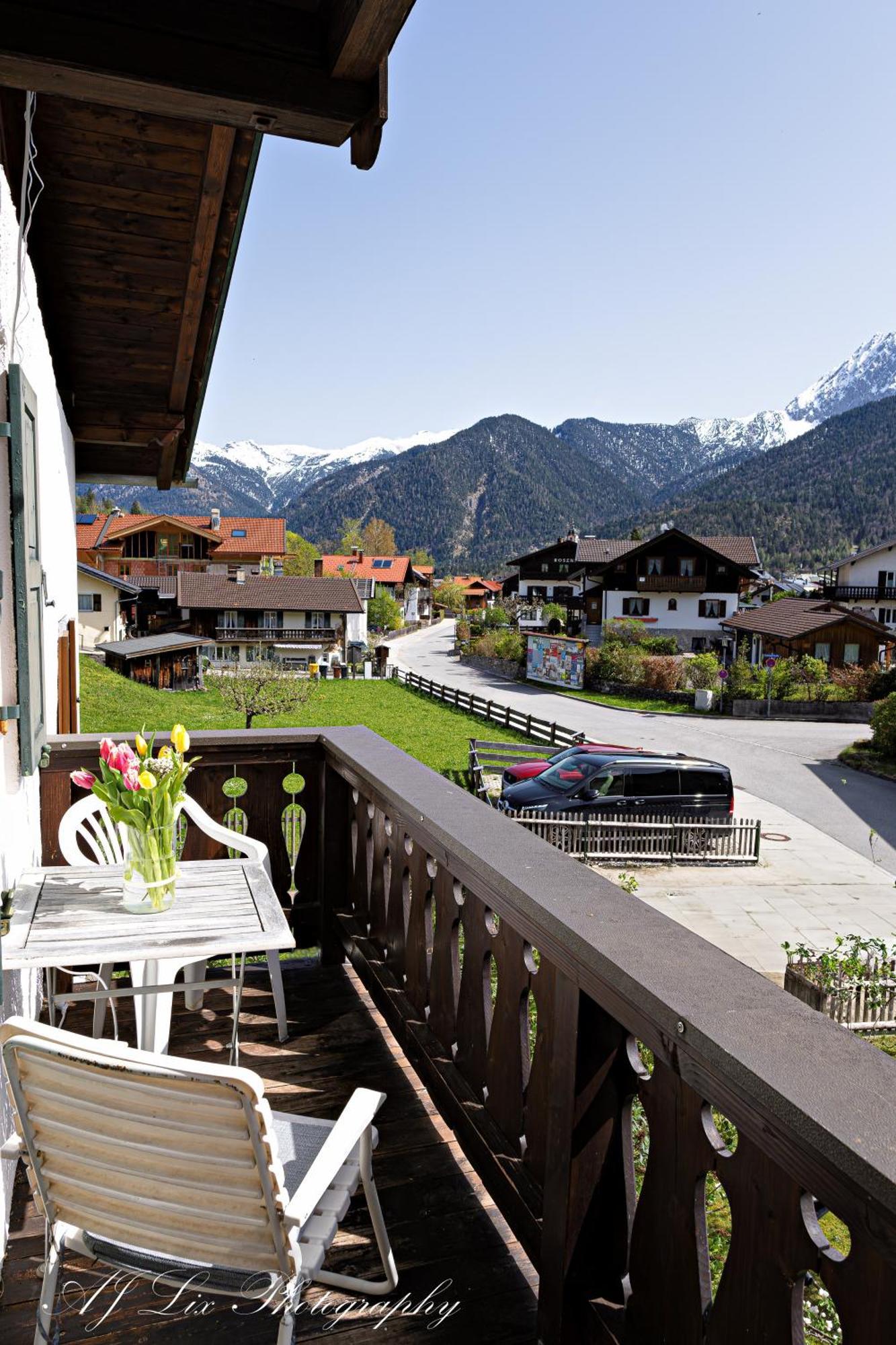 Pension Karner Bed and Breakfast Mittenwald Exteriör bild